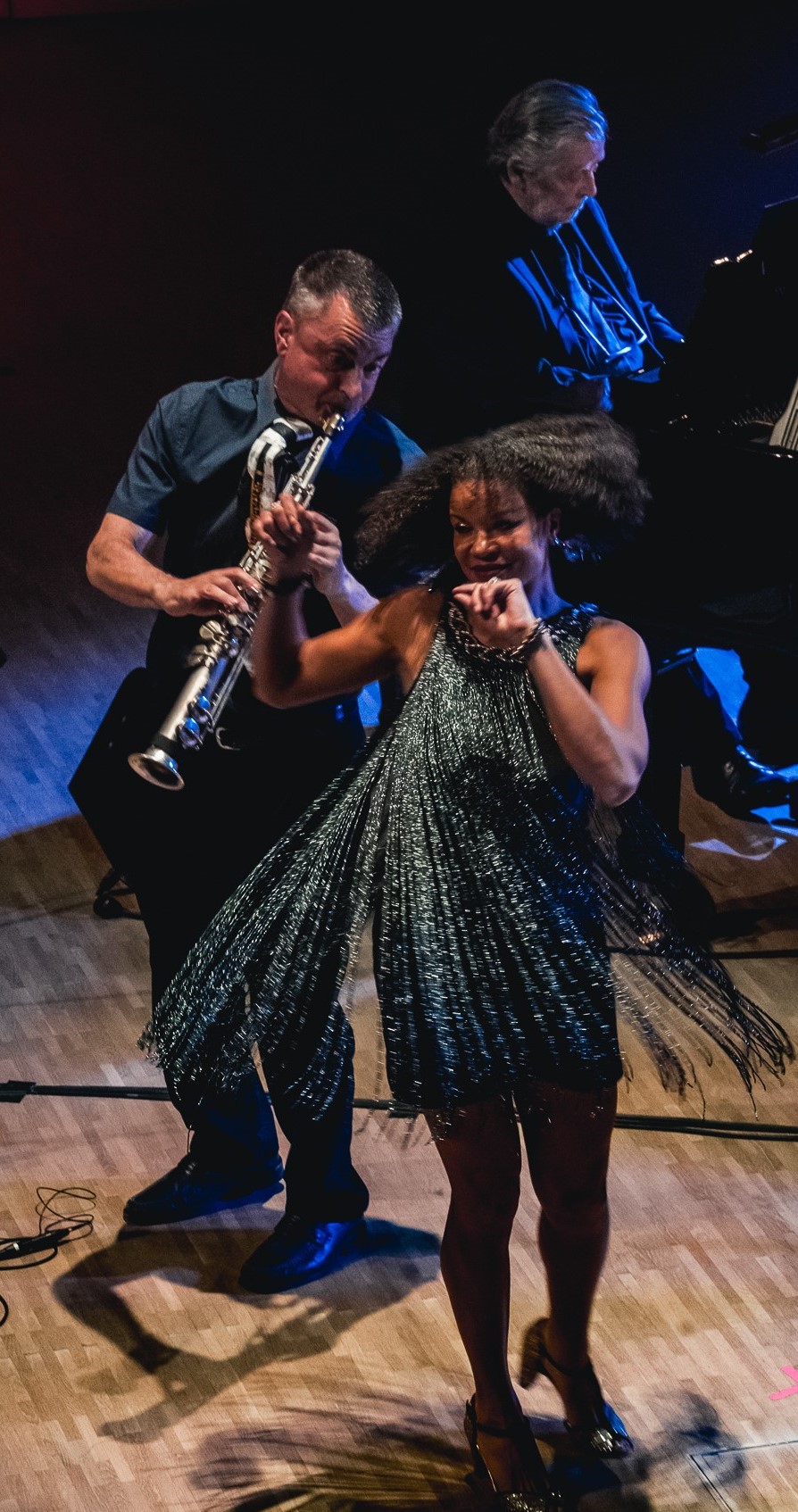 Nicolle Rochelle & Swiss TriBe