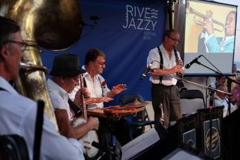 Moonship Washboard Five